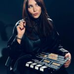 Daniella Rahme Instagram - While on set📸 Swipe through the stills and watch the video. Can you guess which song I’m singing? Drop your guesses in the comments! 🎶💖 #DaniellaRahme #دانييلا_رحمة