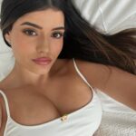 Daniella Salvi Instagram - “You twist to fit the mold that I am in” 🤍@mymum_madeit