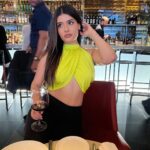 Daniella Salvi Instagram - Cheers 🥰🍷 @revolve #happyholidays