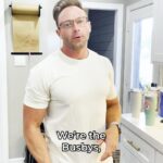 Danielle Busby Instagram - They’re the Busbys and OF COURSE you should tune in to the season premiere of #OutDaughtered on Tuesday at 9/8c! 😌