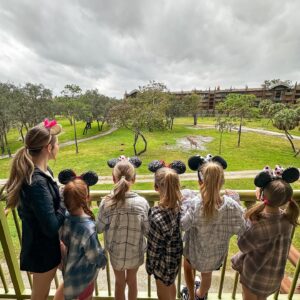 Danielle Busby Instagram - We literally slept a few hours but we rally this morning for Day 1 of the Magic Life! Waking up to this view was a childhood dream come true for ME🥰🥲 #soexcited #busbyventures #itsabuzzworld #outdaughtered