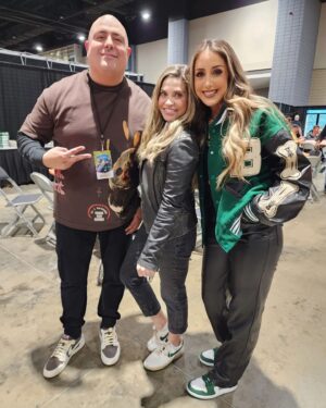 Danielle Fishel Instagram - Came to Richmond, VA and hung out with my favorite dentist, @realbrittbaker. 🥰