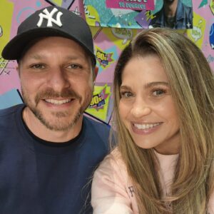 Danielle Fishel Instagram - What a weekend!! 90's con knocked it out of the park yet again. Reuniting with @thedrewlachey was a true highlight - and yes, seeing Andy (@andrewkeegn) was up there, too! Having dinner with one of the best humans I know, @jeffmccrackenart, was icing on the cake. But mostly, YOU, the people who came up to say hi, share your stories, gift us your art, give us hugs and friendship bracelets, you are the reason the weekend is truly special. Thanks for everything. ♥️♥️