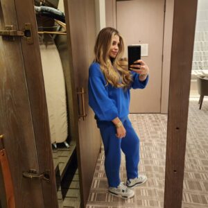 Danielle Fishel Instagram - Had the literal time of my life watching my bb check a massive box off her bucket list. Met some absolute legends and cried tears of joy. NY, you are magical!