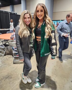 Danielle Fishel Instagram - Came to Richmond, VA and hung out with my favorite dentist, @realbrittbaker. 🥰