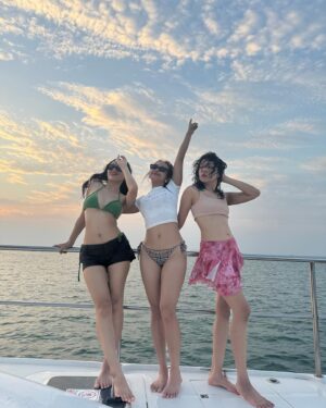 Danupha Khanatheerakul Instagram - YUPP DUMB ☀️