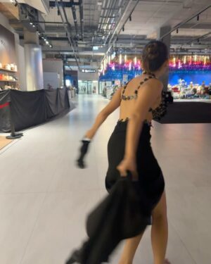 Danupha Khanatheerakul Instagram - วิโอเล็ต รสวนิลลา
มิลลิ รสช็อกโกแล็ต