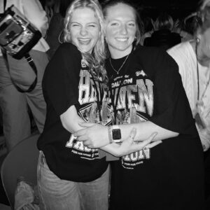 Darci Lynne Farmer Instagram - ”I consider that our present sufferings are not worth comparing with the glory that will be revealed in us.“
‭‭Romans‬ ‭8‬:‭18‬ ‭NIV‬‬

Rang in the new year with 55,000 people who showed up for Jesus. What a dream to witness our generation holding on to the hope that something greater awaits.  Whatever this world has to offer will waste away but the love that God has for us transcends any timeline. 

Praise God for late night laughs, texas roadhouse, naps, the sweetest friends, for music, and for His word. 

Whoever is reading this, you are loved! Take this life God has placed you in and run with it. You have purpose in Christ and no one can take that away from you. Seek love above all and wear the heart of God on your sleeve, it’s kind of fun :) 
 

#passion #passion2024