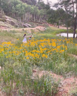 Darci Lynne Farmer Instagram - take me back to the  rockies please 💐