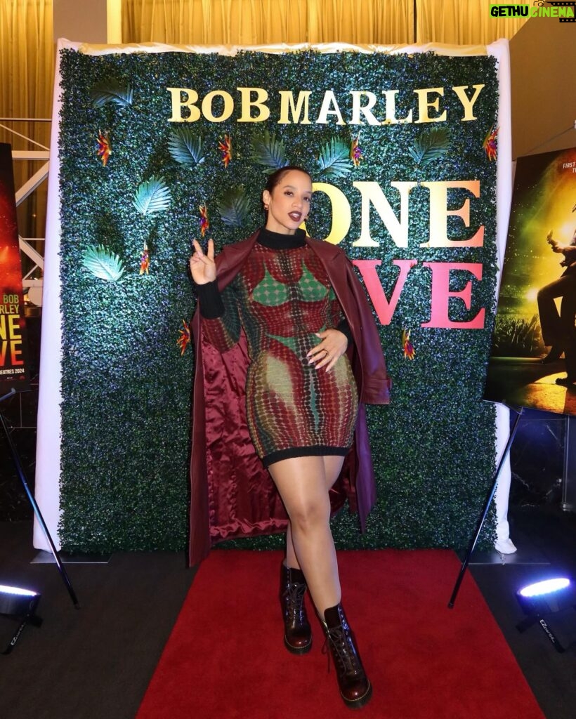 Dascha Polanco Instagram - Right on time, this is a full circle moment for me… “Sometimes the messenger has to become the message.” -Rita Marley @onelovemovie #ismellgood #bobmarley 📸: @eduardoholguinm