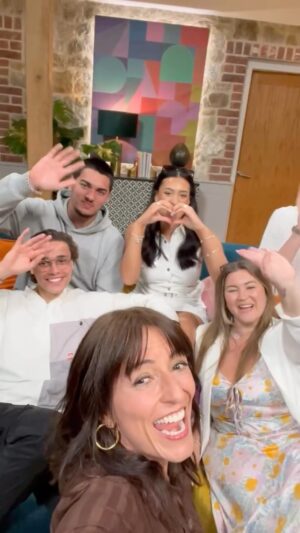 Davina McCall Instagram - Totes emosh 🥹🥹 Meeting these kids and their parents has been just .. amazing ❤️ Watching them all going thru this experience has been overwhelming 🥹 .. and I hate saying goodbyes 😭 What r we going to do with ourselves ??! Thank u all for being so incredible ❤️🫶🏻 Thank u to absolutely everyone involved in making the show ❤️🫶🏻 and THANK U at home for watching with me !! x ❤️❤️🙏🏻 Right .. off to pester people about a reunion !! ❤️ u .. byeeeeee !!!

#MyMumYourDad #mymumyourdaduk