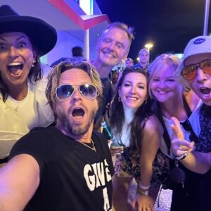 Davina McCall Instagram - Been a bit quiet because we’ve been away … my bf and her fam and our kids and partners/mates .. and last night the kids let US out 😂 so we met up with @russell_kane and @lindseykane0 , bumped into @jordanbanjo and @realperrikiely and @jjenas at @calvinharris 🎉❤️🎊🥰 thank you so so much @vicknhope … then saw @ritaora !  I mean what a night ❤️🥰