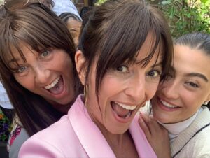 Davina McCall Instagram - 🥹🥹 These people ❤️❤️❤️❤️ .. I ❤️ them SO much 💔💔 Such a tough decision for the kids ??! Thank u Clayton and Caroline , ( always thought you’d make quite a good couple actually) Christian and Karli .. for looking after each other , and being u ❤️ 
See u later for more !! #MyMumYourDad #MyMumYourDadUK