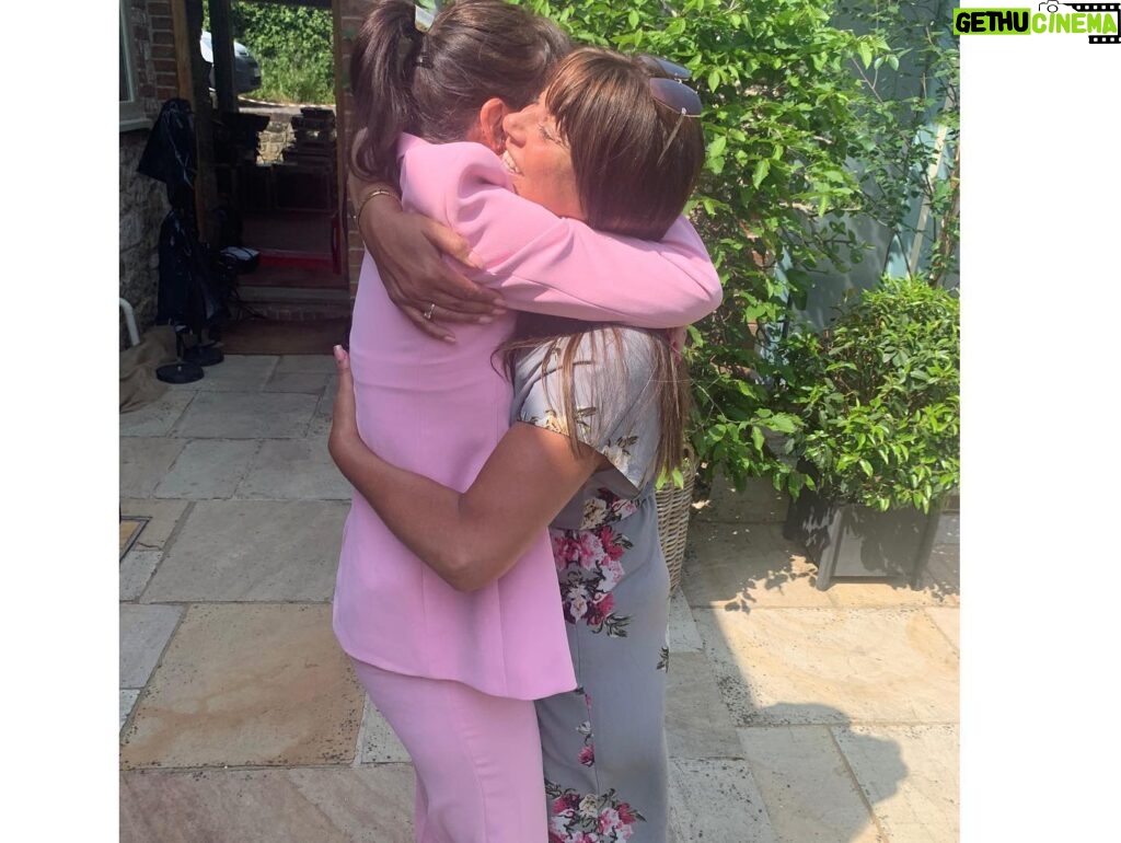 Davina McCall Instagram - 🥹🥹 These people ❤️❤️❤️❤️ .. I ❤️ them SO much 💔💔 Such a tough decision for the kids ??! Thank u Clayton and Caroline , ( always thought you’d make quite a good couple actually) Christian and Karli .. for looking after each other , and being u ❤️ See u later for more !! #MyMumYourDad #MyMumYourDadUK