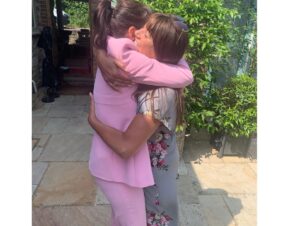 Davina McCall Instagram - 🥹🥹 These people ❤️❤️❤️❤️ .. I ❤️ them SO much 💔💔 Such a tough decision for the kids ??! Thank u Clayton and Caroline , ( always thought you’d make quite a good couple actually) Christian and Karli .. for looking after each other , and being u ❤️ 
See u later for more !! #MyMumYourDad #MyMumYourDadUK