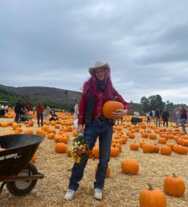 DeVore Ledridge Instagram - Left with: 2x bouquets of flowers 2x mini pumpkins 2x medium pumpkins 3x avocados 6x ears of corn 2x temporary tattoos
