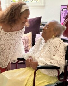 Debbie Allen Instagram - Mom ❤️ You are the true Renaissance Woman Lish, Vivian, Condola, Carmen, Gel, Tracey, Natalie, Chloe, Shiloh, Avi, and I aspire to. THANK YOU for giving us a path of Light, Love, Fight and Faith to follow. ✨ We celebrate your 100 Years around the sun! ☀️