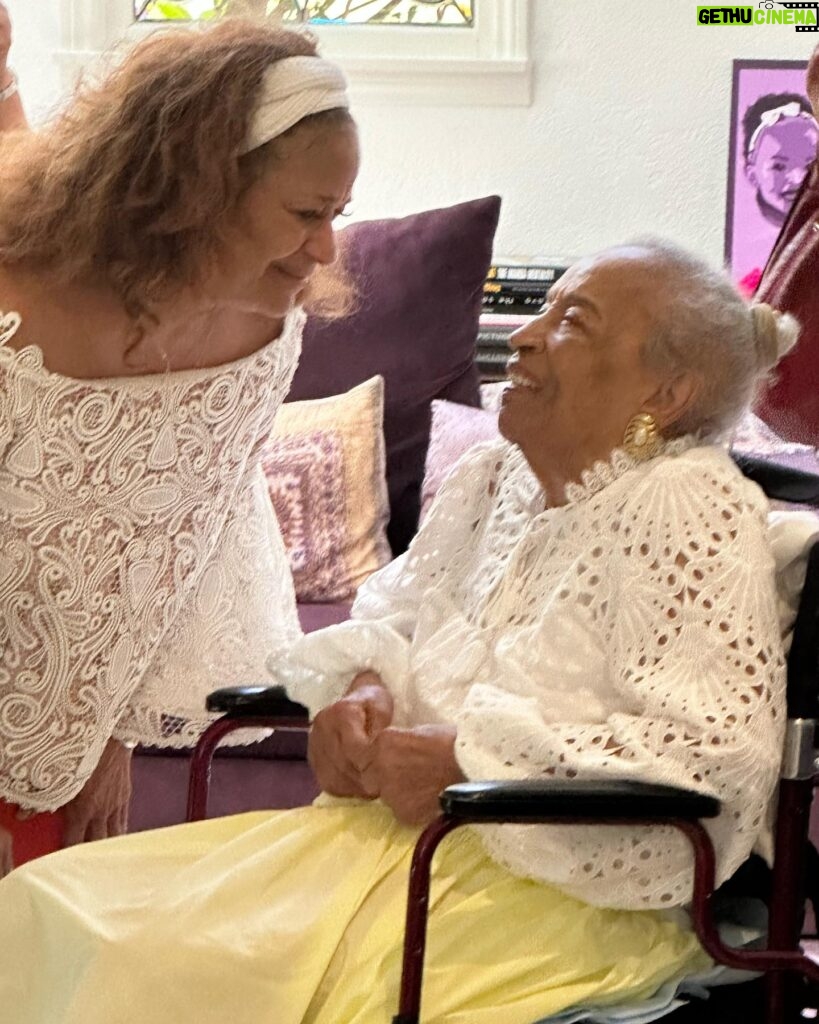 Debbie Allen Instagram - Mom ❤️ You are the true Renaissance Woman Lish, Vivian, Condola, Carmen, Gel, Tracey, Natalie, Chloe, Shiloh, Avi, and I aspire to. THANK YOU for giving us a path of Light, Love, Fight and Faith to follow. ✨ We celebrate your 100 Years around the sun! ☀️