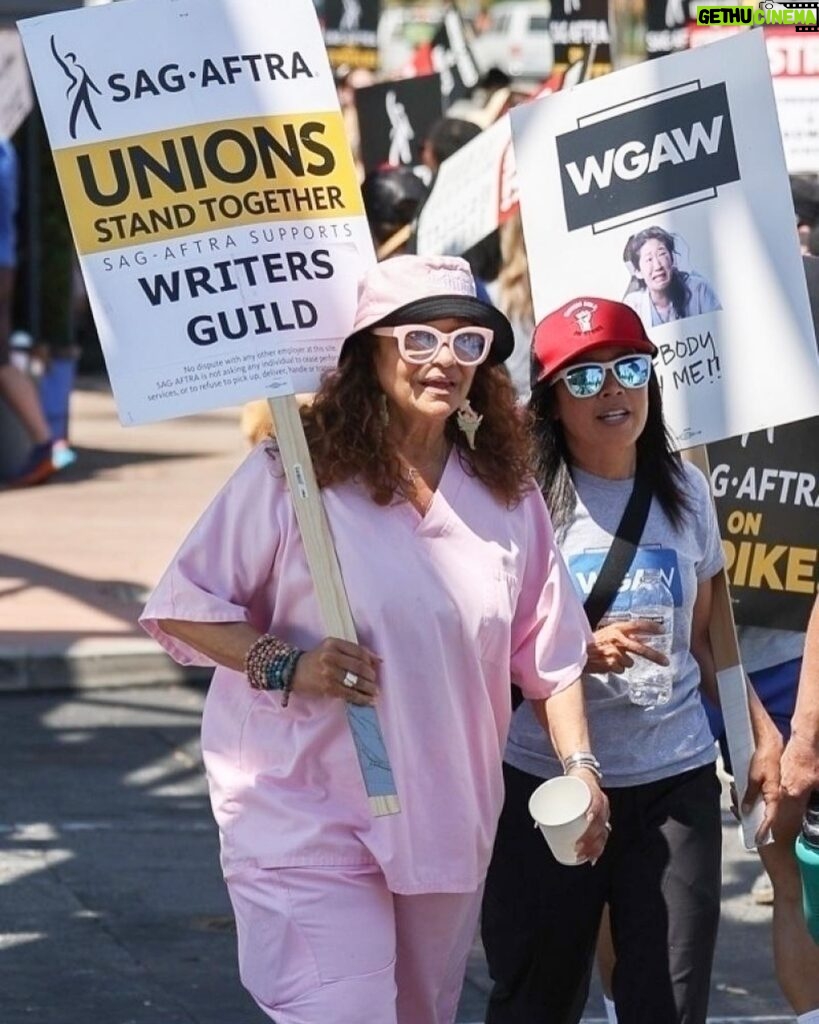 Debbie Allen Instagram - We Need Change! ✨ Proud to join my @SAGAFTRA community in the striking for a better future in the entertainment industry!