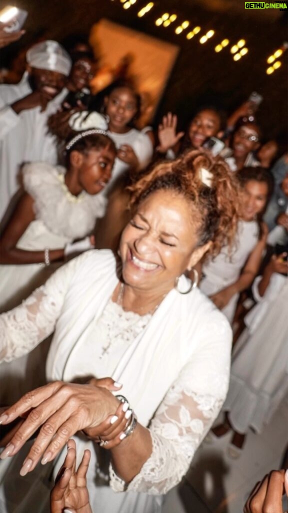 Debbie Allen Instagram - #ThrowbackThursday to the @OfficialDADance All White Party! 🤍✨ I LOVE my DADA Babies! 📸: @LeeTonksPhotography