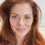 Debra Messing Instagram - Happy Wednesday! These stories brightened my day. I love seeing reminders that there are good things happening in the world so I wanted to share! 💵 500,000 will get a raise! Labor groups and fast-food companies in California have reached an agreement that will pave the way for workers in the industry to receive a minimum wage of $20 per hour. @occupydemocrats 🙌🏻 Ecuadorans have voted to stop an oil drilling project in an Amazon reserve, according to the results of a referendum hailed as a historic example of climate democracy. The "Yes" vote to halt exploitation of an oil block in the Yasuni National Park, one of the most diverse biospheres in the world, won by 59 percent, with 98 percent of votes tallied. Via @dreamworldprogram @cbsnews 🇳🇴 Public universities in Norway allow any student, from anywhere in the world, to attend free of charge. This is why many international students pick Norway as their study abroad destination. @officialmbf #goodnews #freecollege #climatejustice #livingwage
