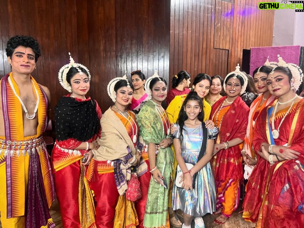 Deepika Singh Instagram - Yesterday with the legendary @sujatamohapatra_official mam & her troup . Totally enjoyed her divine performance at @ncpamumbai in Mudra Dance festival. . . #odissi #sujatamohapatra #sanatanchakarvarty #dancefestival #classicaldance #classicaldancer #deepikasingh