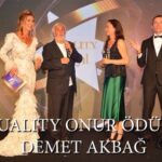 Demet Akbağ Instagram – 10. Quality Ödülleri’nde “Yaşam Boyu Onur” ödülünü ustam Müjdat Gezen’in elinden almaktan büyük mutluluk duydum.

#QualityDergisi #Pprİletişim