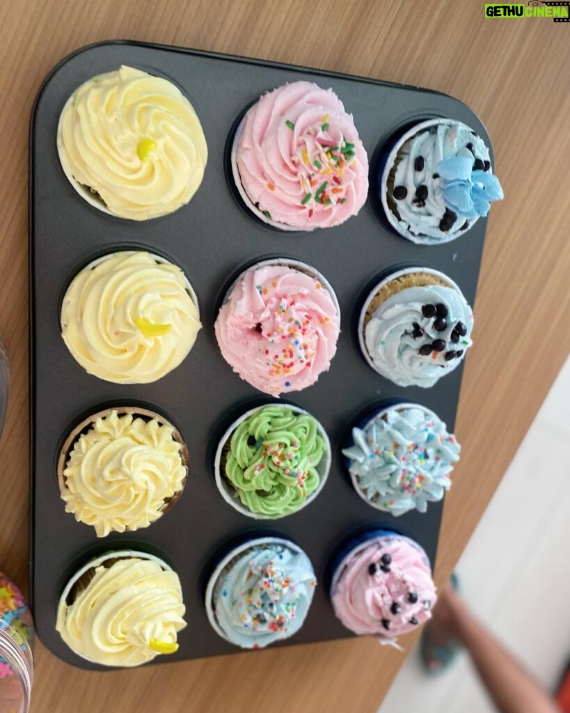 Denira Wiraguna Instagram - Besook! Cupcake untuk rain tayang di @vidiooriginals ! Stay tuned