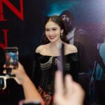 Denira Wiraguna Instagram - Gala premiere last night Outfit by @mr.janhandrianto Accecories by @___rumme Stylist @fandinasutionn Makeup @ms_lifa Hairdo @ade_ragil_hairdo Photo by @snap.nuel