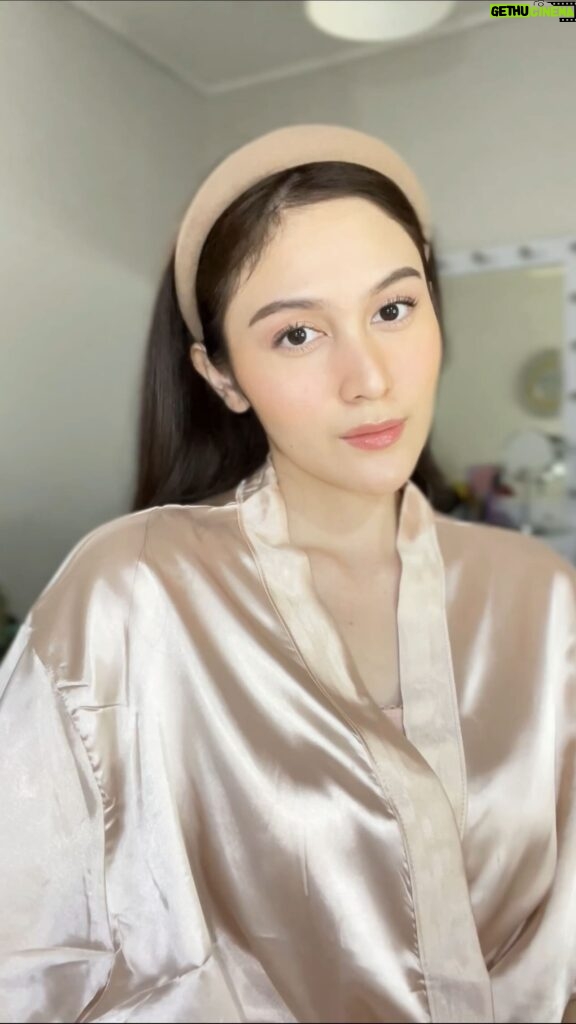 Denira Wiraguna Instagram - Natural makeupLook✨ - Giveaway Alert! Siapaa yang mau product scarlett gratis?✨ Hadiah : Product-product scarlett Untuk 3 orang pemenang 1. Follow akun @denirawiraguna 2. Like & Comment sebanyak2 nya di post ini favorite product kalian dari Scarlett dan alasan nya. Menggunakan hastag #RevealYourBeauty 3. Please do not private your account 4.Setelah itu aku akan pilih comment terbanyak dari kalian, dan yang terpilih bisa dm ke aku yaa alamat kalian. Note: Pastikan akun nya aktif yaa Goodluck! #RevealYourBeauty #HappySkinHappyMe