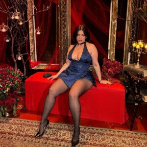 Denise Bidot Instagram - Last night. 🖤

@pamellafigueira styled me and gave me goth princess enenrgy for the @immortal_amc season 2 premiere. I loved this look so much. Thank you @thealist.us for the invite. ☺️

For everyone asking dress is @alanaeveofficial