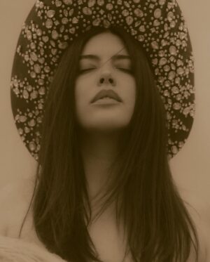 Denise Bidot Instagram - So in love with these new pics!!! I hope you all like them as much as I do. Getting creative with friends is the best . ✨
Shot by @melissa_isabelphoto 
Styled by @pamellafigueira in full @kelsey.randall