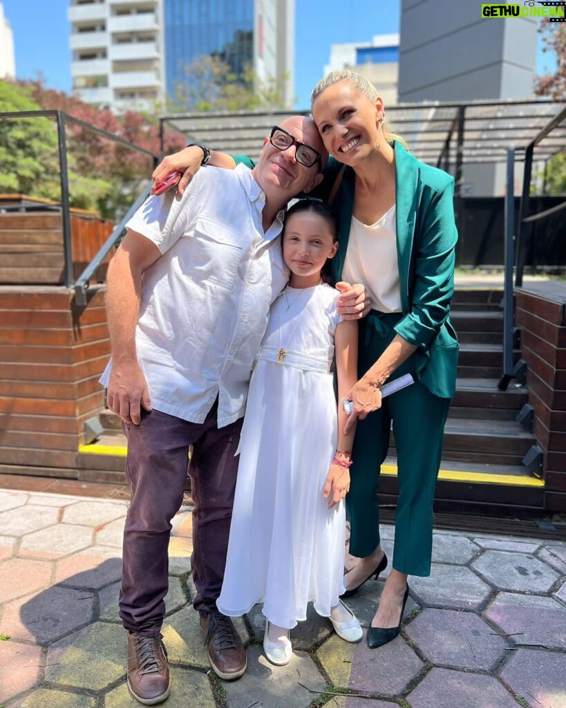 Denise Dumas Instagram - Un día muy importante para nosotros..Primera comunión de Fran!!! 🙏 Mucha emoción y festejo con familia y amigos!! Candy @reinalolaeventos