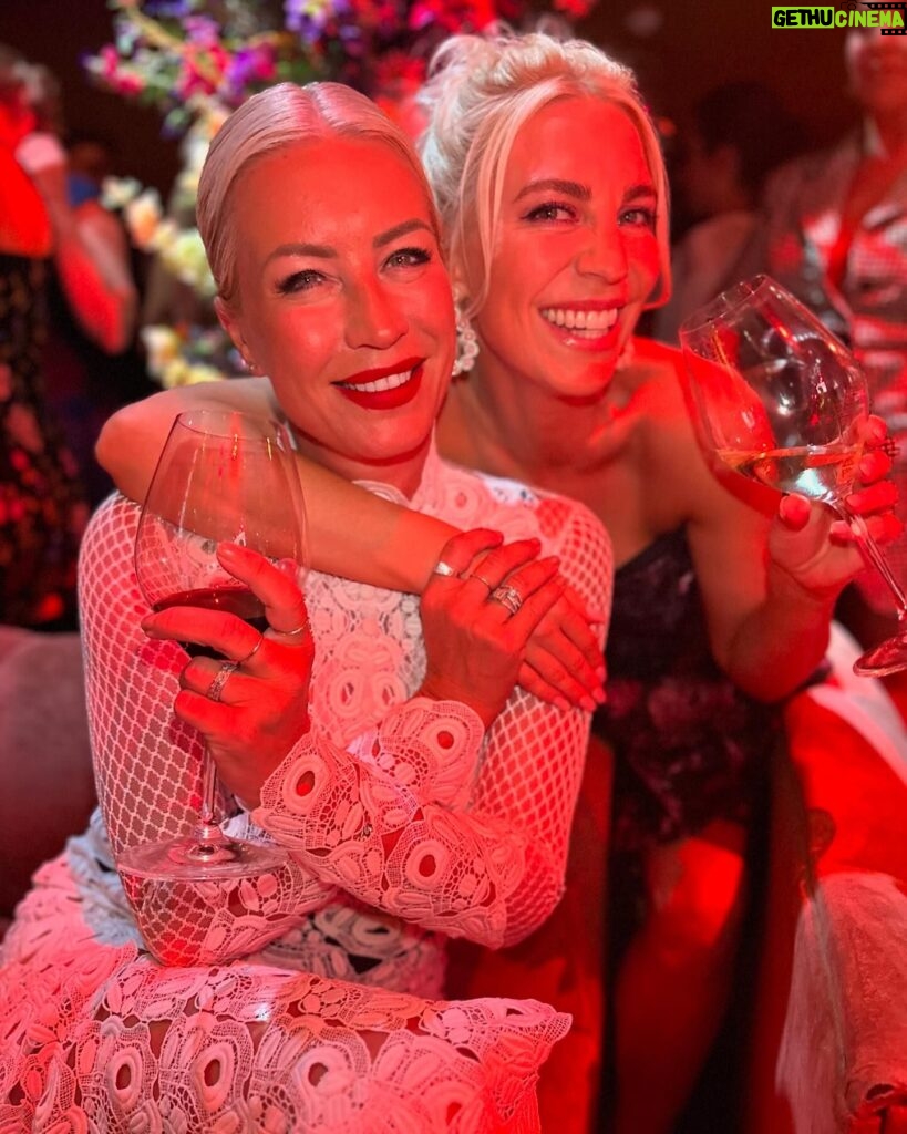 Denise Van Outen Instagram - @liolondonofficial supporting @styleforstroke ‘Spring Ball’ 🌸🫶🏼 DJ set 🎧 @pioneerdjglobal Hair glam @niamheoc_hairstylist 📸 @brett_d_cove