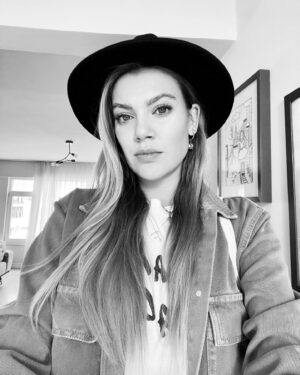 Derya Şensoy Instagram - saçım uzadıkça uzuyor 🧿🥹