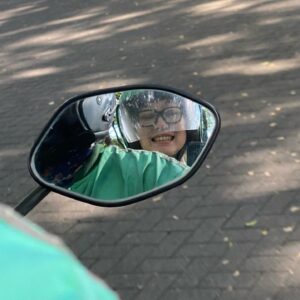 Devina Aureel Instagram - Berikut list tempat makan yang perlu kamu coba jika ke Malang:
- CILOK!!! Dimana pun pasti enak tapi yang depan SMAN 9 best best best
- Pecel Pincuk Berkah depan SMAN 9 masih juara satu plis pertahankan luv u forever
- Sate telor sebrang matos WAH INI SIH CRAZY 
- Ayam Tenes ga boleh kelewat!!!
- Ayam Goreng Pemuda juga gas pol ngeng rem blong
- Masakan mamiku sayangku cintaku
- Nasi Krengsengan di Lawang duh sori ga ada yg ngalahin
- Depot 88 chinese food bezt bezt bezt
- Bakso GUN!!!!!!!!!!!! hampir 10 tahun lebih ga makan ini dan masih jadi top 5 bakso favorit!!
- Bakso Senggol di Lawang tapi cari sendiri ya soalnya lupa lokasi tepatnya dimana tolong effortnya
- NASI AYONG di KLX express adalah tujuan pasti tiap ke malang selain pecel gila masih terngiang rasanya
ga punya rekomendasi kopi di Malang karena sekarang banyak pol pol tempat kopi dan belom cobain satu satu
sekian dan terima donasi 🙏🏻 bayarin tiketku pulang Malang yuk. Link ga ada di bio 🙏🏻