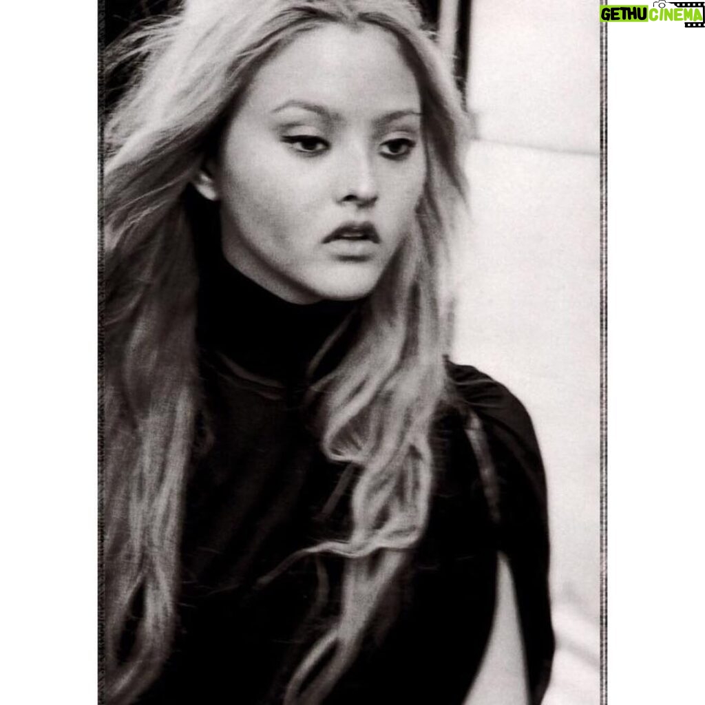 Devon Aoki Instagram - “Beauty is the result of what you put into your soul, your thoughts." ‪Peter Lindbergh‬ ‪ Rest In Peace Peter! You were so full of warmth and kindness—pure sunshine. It was such a privilege to work with you and to know your heart. Thank you. You will be so very missed. @realpeterlindberghfoundation @therealpeterlindbergh ‬🌹