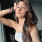 Dhanashree Verma Instagram - Kaafi achi selfies keechi meine 🥞 good skin, good food aur kabhi kabhi good selfies … aur Kya chahiye