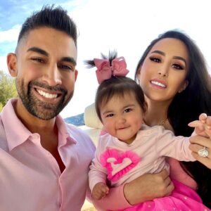 Dhar Mann Instagram - Still can’t believe God is blessing us with another girl 💖I guess I’m just meant to be a girl dad 🤷🏾‍♂️ And I couldn’t be more thankful 🙏🏽 #lovemygirls