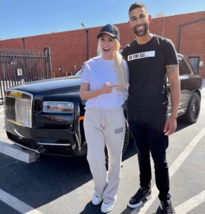 Dhar Mann Instagram - Who saw our @supercarblondie x @dharmannstudios collab?! 🏎💨❤️ I had so much fun working with the icon @supercarblondie her story is truly incredible! She defies all odds and gender stereotypes about what women can and can’t do. If you haven’t watched it already make sure you check it out! 🙌🏾