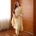 Dia Mirza Instagram - Sunshine Sunday ✨ Wore this meticulously handcrafted kurta by @tulsionline ❤️ The embroidery is so beautiful and rare to see these days. Keep investing in timeless handcraft Tulsi. It was an absolute joy wearing this garment. Styled by @theiatekchandaney Jewellery Courtesy @mayasanghavijewels Hair by @karanrai001 Make up by @kiran_chhetri92 Team @kaajee_rai Photos by @prateekswadesh Managed by @exceedentertainment @shruti8711 #mammaatwork #handcraftedinindia #vocalforlocal #sustainableclothing #globalgoals