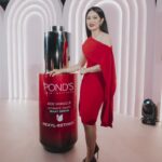 Dian Sastrowardoyo Instagram – So happy to attend the launch of Ponds Skin Institute Time Capsule and represent Ponds Age Miracle. So proud to be standing along side these fantastic ladies as Ponds brand ambassadors. Swipe till last slide. It’s giving James Bond moment.

#PondsAgeMiracle
#PondsSkinInstitute