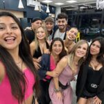 Diana Bolocco Instagram - Como saben, el jueves pasado entré a la casa de Gran Hermano!!!! Fue maravilloso estar con los 8 jugadores finalistas. Emocionante conocerlos en persona y compartir con ellos. Nos reímos, tuvimos conversaciones profundas, bailamos, regaloneamos y brindamos. Fue una noche mágica. Ah! Y puedo jactarme que esta es la única selfie que hay y habrá dentro de la casa más famosa del mundo! Denle amor a la foto! ❤️❤️❤️❤️❤️❤️❤️ @granhermanocl #granhermano #granhermanochv