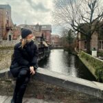 Diana Bolocco Instagram - Bélgica. Qué lindo es! A pesar de que fue donde más frío nos tocó, disfrutamos mucho. Es el país de los chocolates y de las papas fritas y créanme que mi cuerpo lo supo…..😂😂😂😂😂 En fin, lo comido y lo bailado….. En las fotos: Brujas (seguramente viví ahí en otra vida 😂😂😂), Gante y Bruselas. 🇧🇪 #shotoniphone