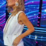 Diana Bolocco Instagram - No queda nada! A las 23:00 en punto comienza la gran final de Gran Hermano! Quien quieres que gane? Nos vemos! Te esperamos!!!! @granhermanocl #granhermanochv Traje @ripleychile Glam: @paularoldan_makeup @danifeerstyle @xsecall2 @marinaramg