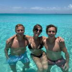 Diana Bolocco Instagram - Primer cumpleaños que pasamos separados. Te echo mucho de menos!!! Haces tanta falta en la casa, pero me encanta saber que tomas la vida en tus propias manos y eliges tu camino. Admiro tu fortaleza, tu determinación, tu compromiso con cada cosa que haces. Amo que te desafíes, que te encante aprender cosas nuevas y que no tengas miedo a probar. Estoy tan orgullosa de verte en cada paso que das y de comprobar que eres una excelente persona, cariñoso, preocupado de tu entorno, comprometido, empático, justo y noble. Te amo mi Pedrito (para mí siempre serás mi Pedrito) y pronto nos volveremos a encontrar! Feliz cumpleaños. Felices 23 (que impactante!!!) ❤️❤️❤️❤️❤️