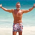 Diana Bolocco Instagram - Qué difícil es sacarse fotos en pareja… 😅 más aún si tienes el pulso de la Diana!!!! 🙄🫨🫠❤️ Quiénes son mejores fotógraf@s… hombres o mujeres???? (Y ahora me voy a esconder… 🫣😬). Te ❤️ @dianaboloccof