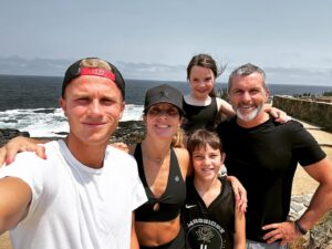 Diana Bolocco Instagram - Primer cumpleaños que pasamos separados. Te echo mucho de menos!!! Haces tanta falta en la casa, pero me encanta saber que tomas la vida en tus propias manos y eliges tu camino. Admiro tu fortaleza, tu determinación, tu compromiso con cada cosa que haces. Amo que te desafíes, que te encante aprender cosas nuevas y que no tengas miedo a probar. Estoy tan orgullosa de verte en cada paso que das y de comprobar que eres una excelente persona, cariñoso, preocupado de tu entorno, comprometido, empático, justo y noble. Te amo mi Pedrito (para mí siempre serás mi Pedrito) y pronto nos volveremos a encontrar! Feliz cumpleaños. Felices 23 (que impactante!!!) ❤️❤️❤️❤️❤️