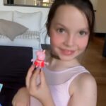 Diana Bolocco Instagram - Ahora que empezó la época de verano, con la Gracia nos embarcamos en este crucero junto a Peppa y @hasbrochile Recuerda que puedes encontrar éste y otros asombrosos juegos y juguetes para tus compras navideñas en hasbrostore.cl 🎁🎅🏻🎄