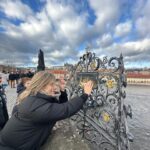 Diana Bolocco Instagram - Que maravillosa ciudad para comenzar el año: Praga. Parece de cuento!!!! Feliz 1 de Enero!!!! Besos y abrazos para todos!!! Que tengan un increíble comienzo de año!!!! ♥️🇨🇿 #shotoniphone